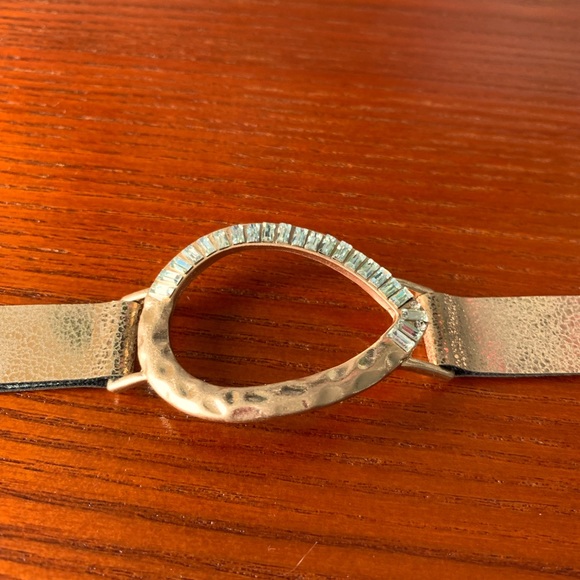 Brand New Shabby Chic Bracelet with Teardrop Embellishment - Picture 2 of 3